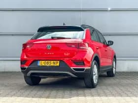 Volkswagen T-Roc thumbnail 2