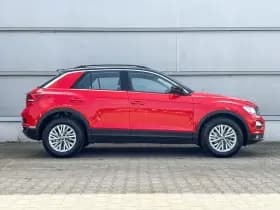 Volkswagen T-Roc thumbnail 3