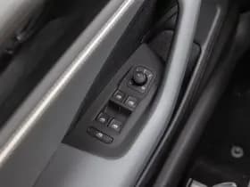 Volkswagen Passat thumbnail 34