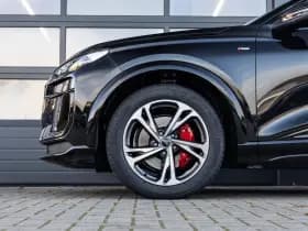 Audi Q6 e-tron thumbnail 12
