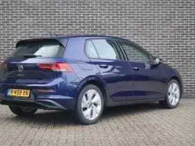 Volkswagen Golf thumbnail 2