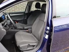Volkswagen Golf thumbnail 4