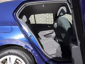 Volkswagen Golf thumbnail 32