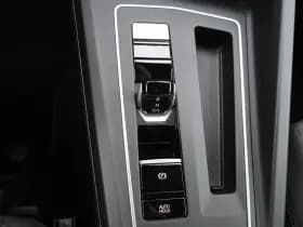 Volkswagen Golf thumbnail 32