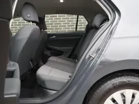 Volkswagen Golf thumbnail 16