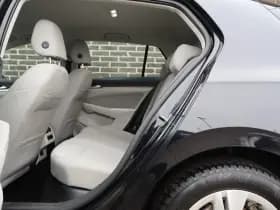 Volkswagen Golf thumbnail 18