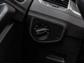 Volkswagen Golf thumbnail 32