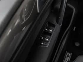 Volkswagen Golf thumbnail 33