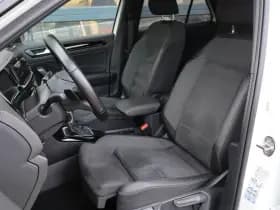 Volkswagen T-Roc thumbnail 4