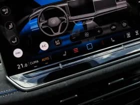 Volkswagen Passat thumbnail 44