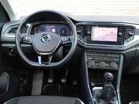 Volkswagen T-Roc thumbnail 23