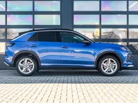 Volkswagen T-Roc thumbnail 3