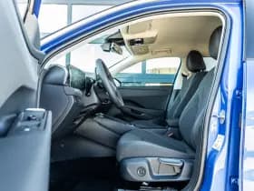 Volkswagen T-Roc thumbnail 4