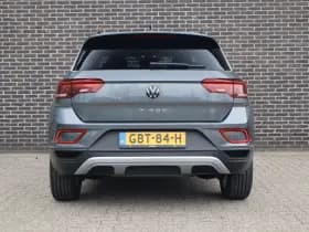 Volkswagen T-Roc thumbnail 11