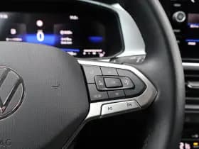 Volkswagen T-Roc thumbnail 23
