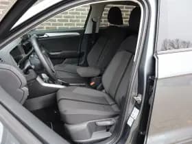 Volkswagen T-Roc thumbnail 4