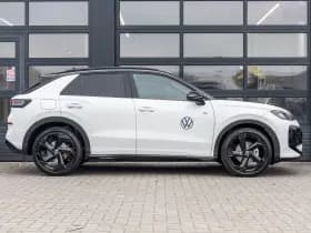 Volkswagen T-Roc thumbnail 3