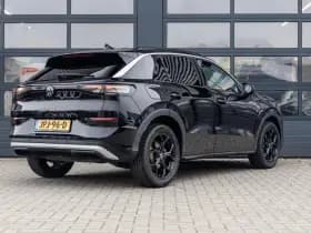 Volkswagen T-Roc thumbnail 2