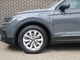 Volkswagen Tiguan thumbnail 15