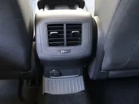 Volkswagen T-Roc thumbnail 32