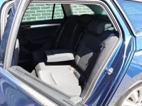 Škoda Superb thumbnail 38