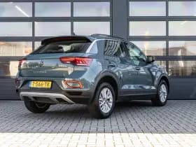 Volkswagen T-Roc thumbnail 2