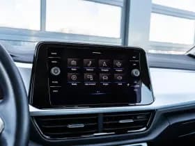 Volkswagen T-Roc thumbnail 36