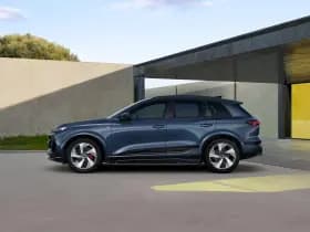 Audi Q6 e-tron thumbnail 3