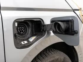 Volkswagen Multivan thumbnail 16