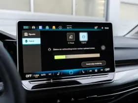 Volkswagen Golf thumbnail 37