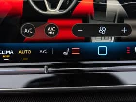 Volkswagen Golf thumbnail 45