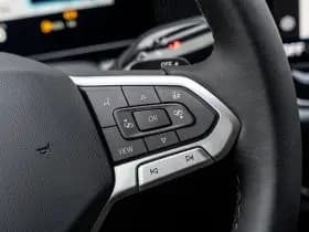 Volkswagen Passat thumbnail 38