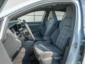 Volkswagen Golf thumbnail 4