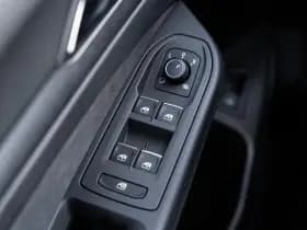 Volkswagen Golf thumbnail 33