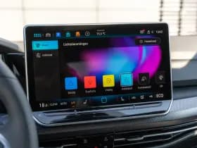 Volkswagen Golf thumbnail 46