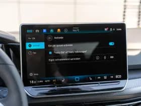Volkswagen Golf thumbnail 48