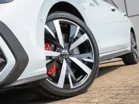 Volkswagen Golf thumbnail 51