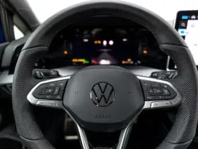 Volkswagen Golf thumbnail 22