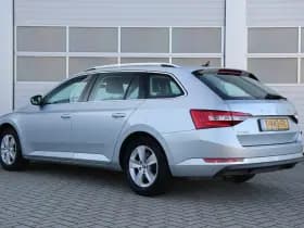 Škoda Superb thumbnail 14