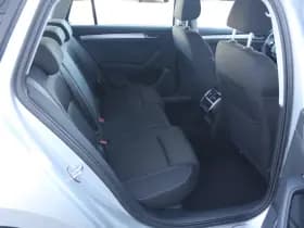 Škoda Superb thumbnail 18