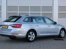 Škoda Superb thumbnail 3