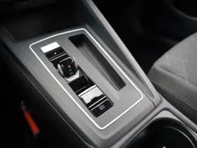 Volkswagen Golf thumbnail 27