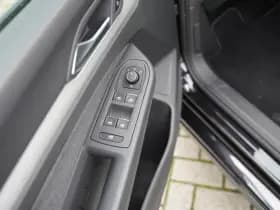 Volkswagen Golf thumbnail 28