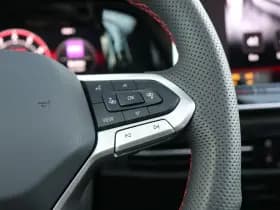 Volkswagen Golf thumbnail 23