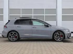 Volkswagen Golf thumbnail 4