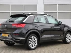Volkswagen T-Roc thumbnail 2