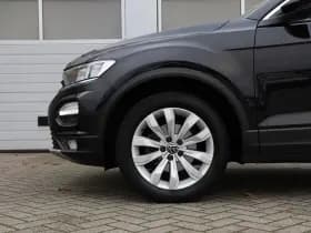 Volkswagen T-Roc thumbnail 14