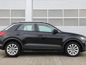 Volkswagen T-Roc thumbnail 3