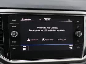 Volkswagen T-Roc thumbnail 25