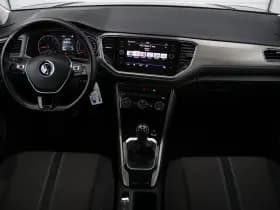 Volkswagen T-Roc thumbnail 5